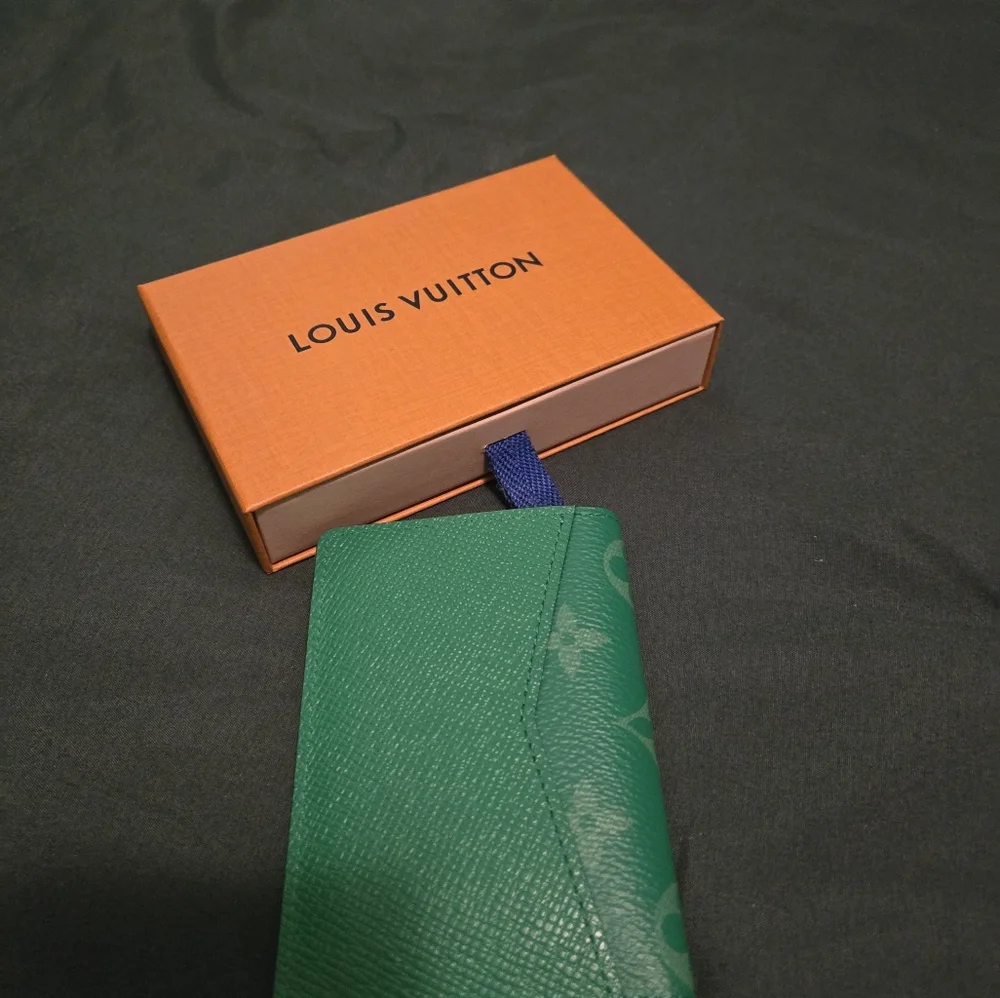 Louis Vuttion pocket organizer - Picture 3 of 3